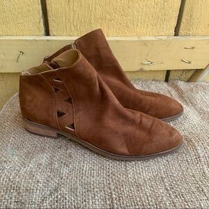 Lucky Brand Jakeela Suede Cutout Ankle Booties 6.5